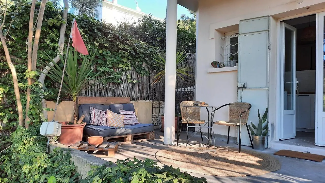 Homestay Les Bois Flottes . Plage De La Verne La Seyne-sur-Mer France